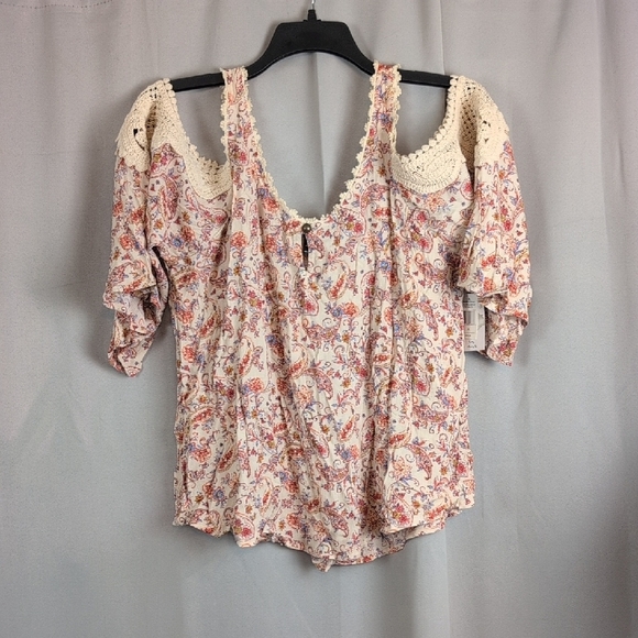 Wild Moss Cream and Pink Floral Blouse - Picture 2 of 7